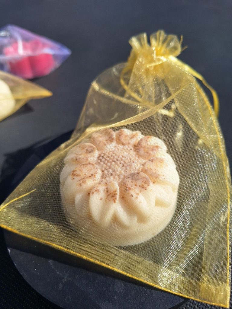 Glycerine soap - Oatmeal Milk & Honey 100g